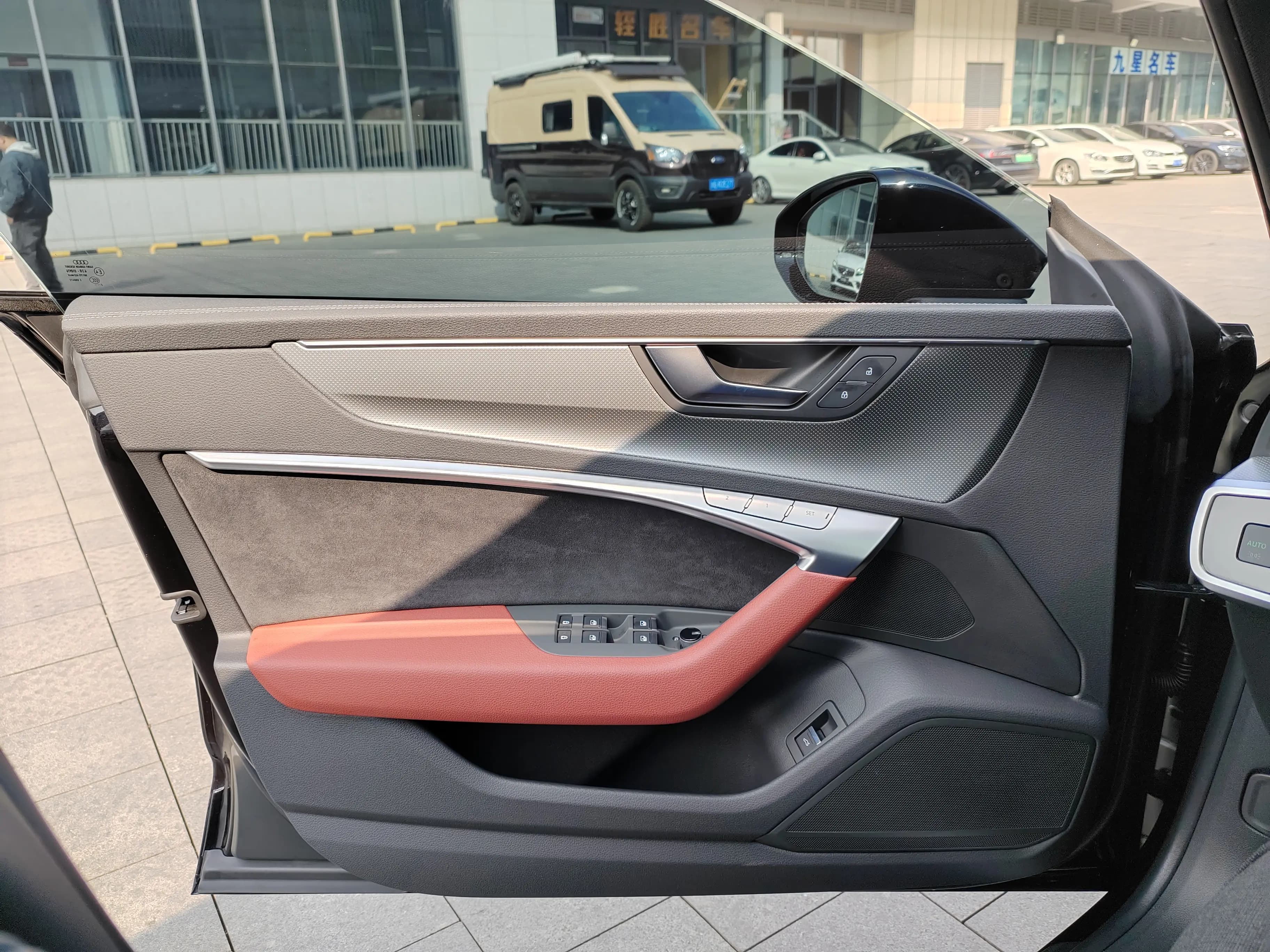 Audi A7L 2024 г. 25088 км. — фото 13