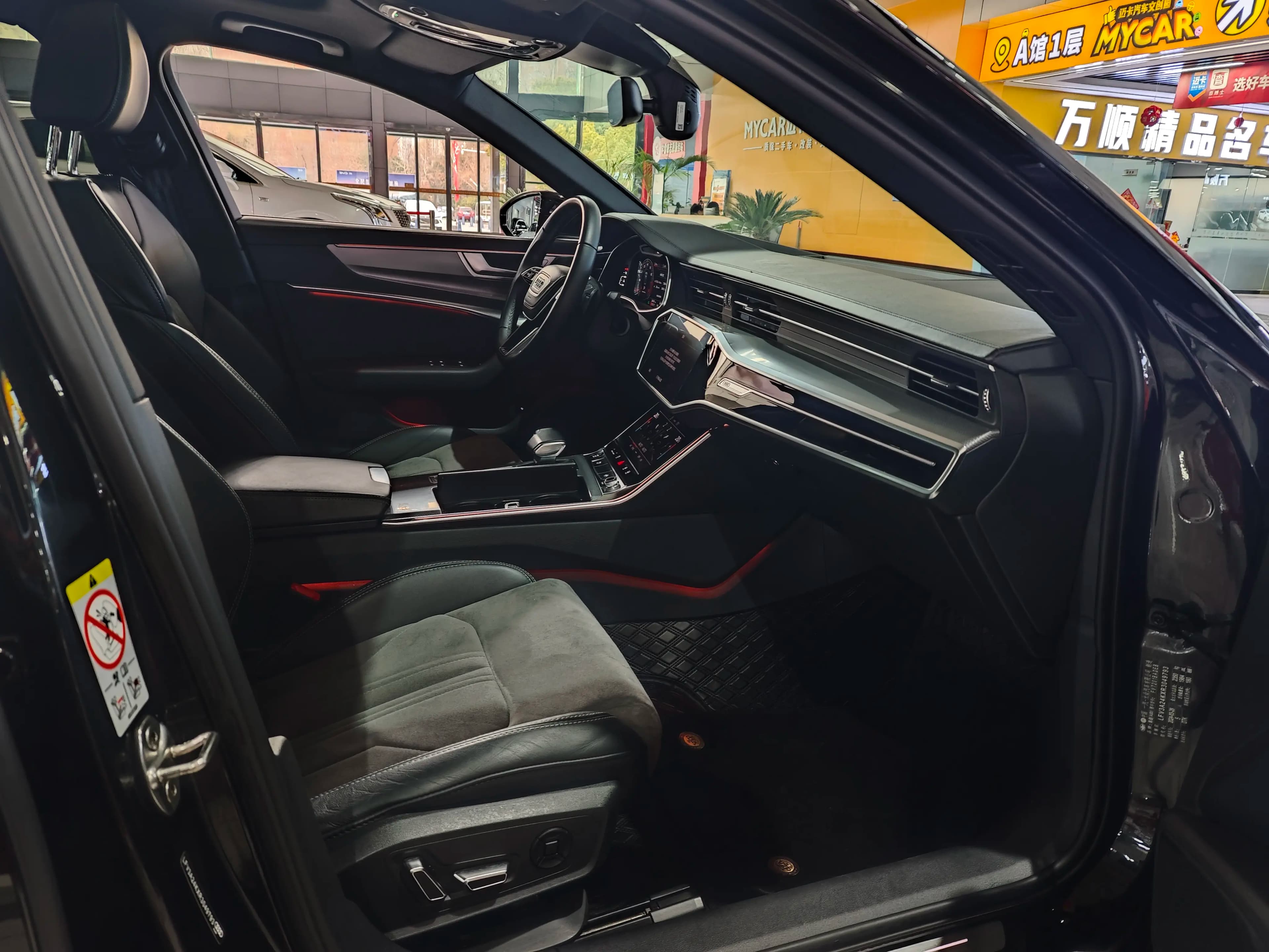 Audi A6L 2024 г. 36026 км. — фото 17