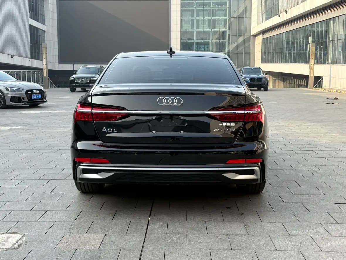 Audi A6L 2023 г. 15027 км. — фото 3
