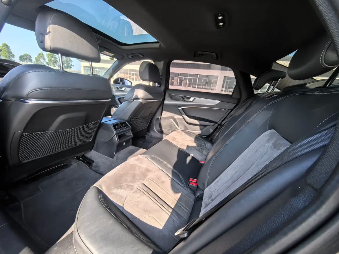 Audi A6L 2022 г. 52028 км. — фото 10