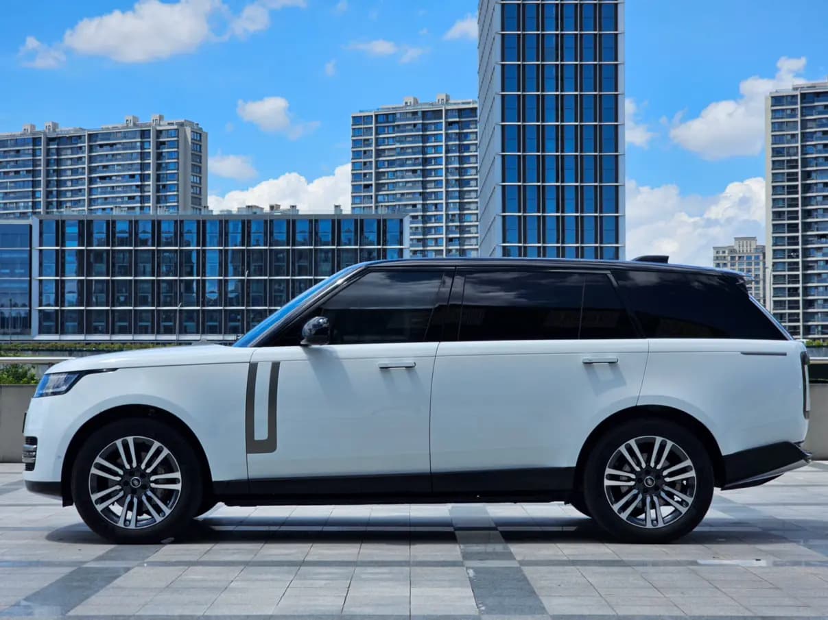 Land Rover Range rover 2024 г. 30024 км. — фото 3