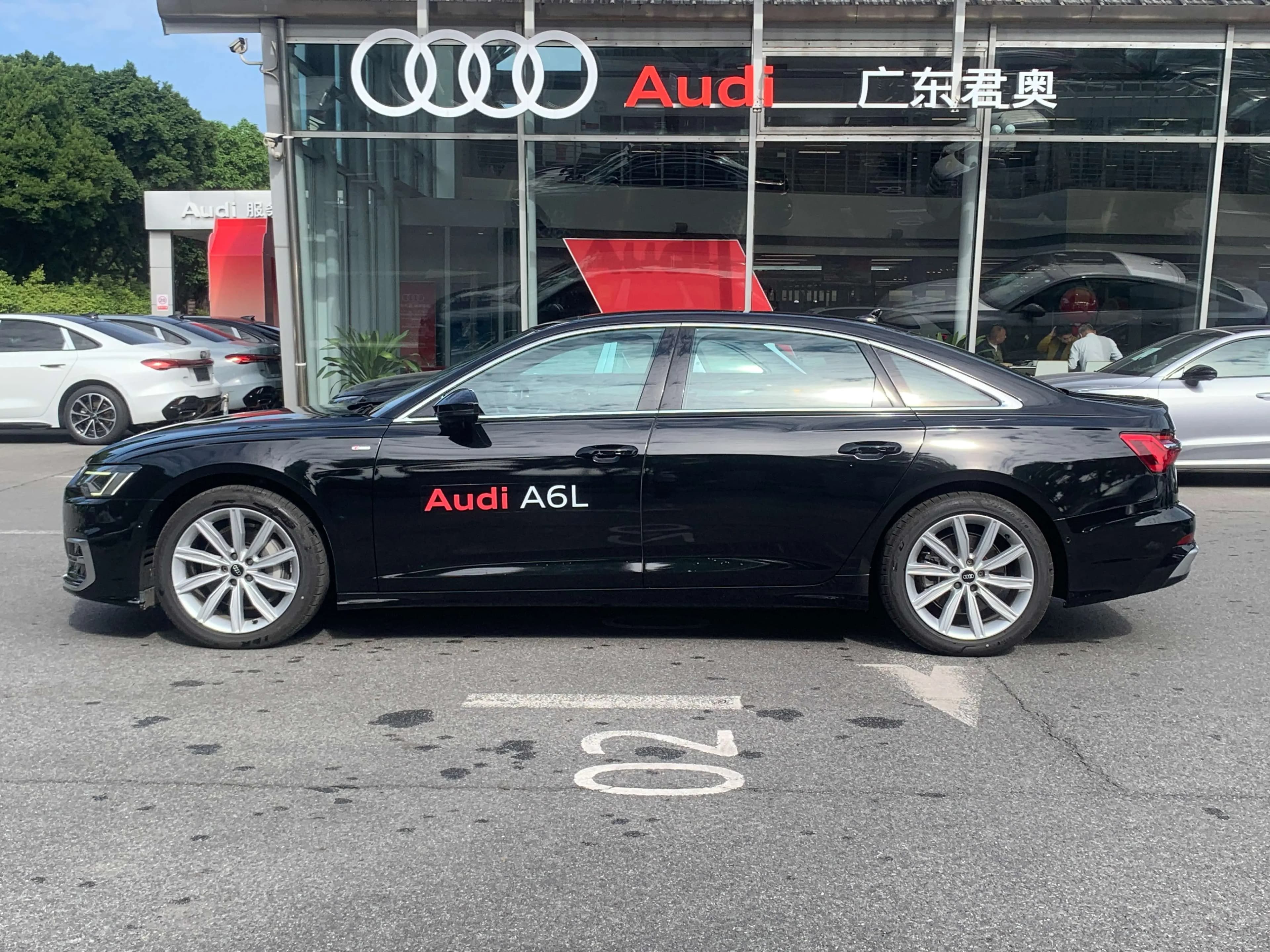 Audi A6L 2024 г. 4000 км. — фото 3