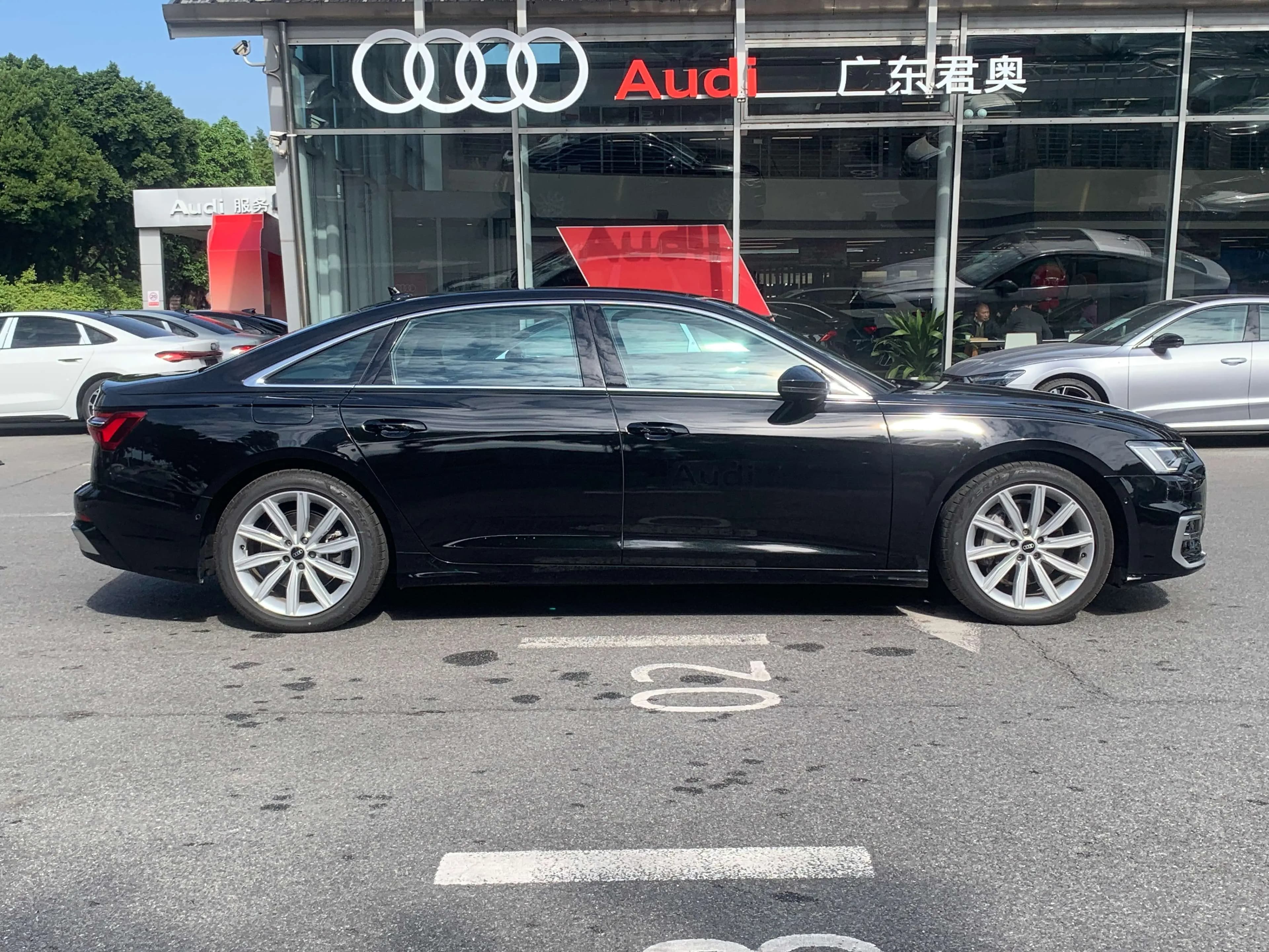 Audi A6L 2024 г. 4000 км. — фото 6