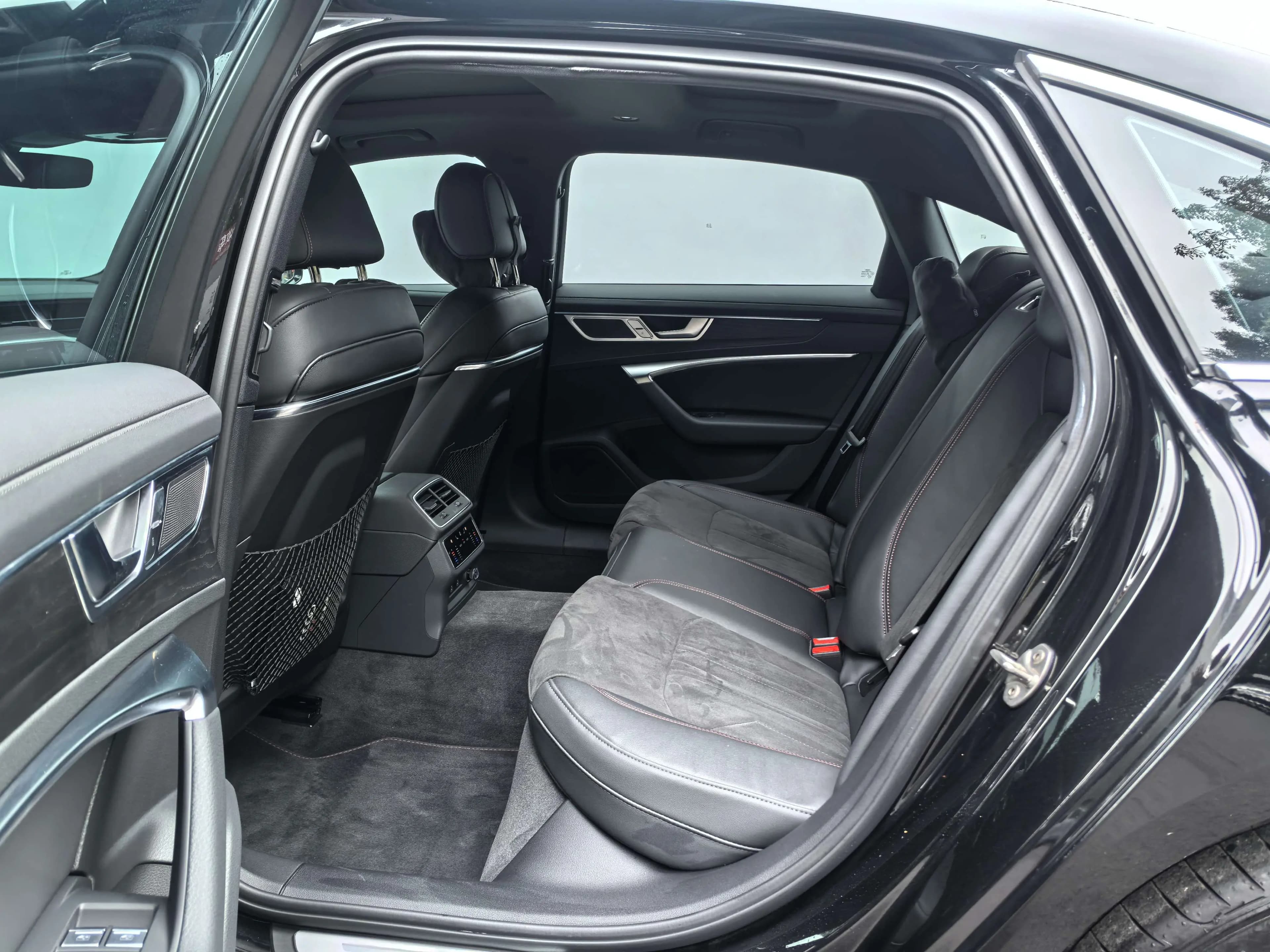 Audi A6L 2025 г. 12700 км. — фото 16