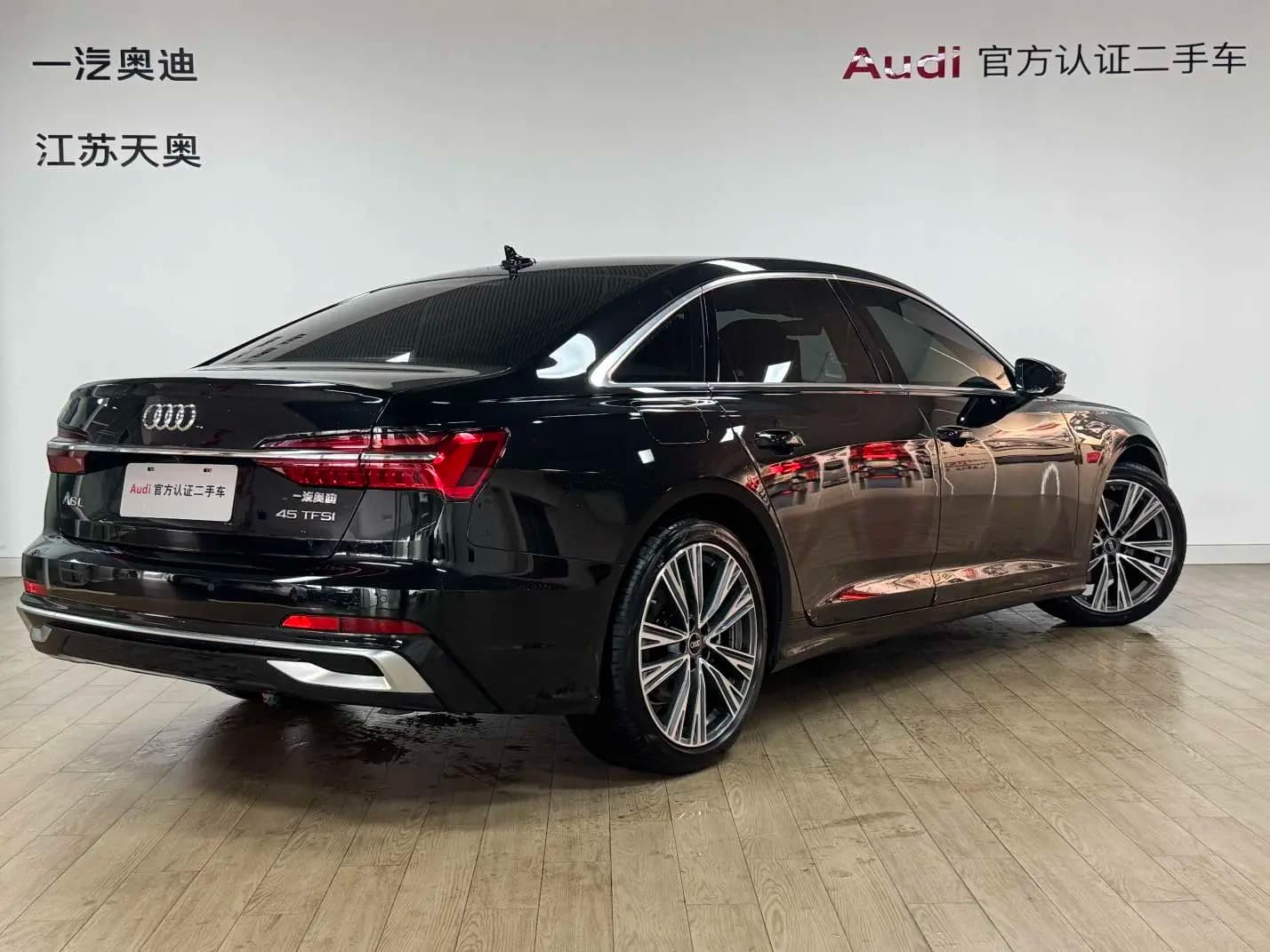 Audi A6L 2025 г. 8000 км. — фото 3