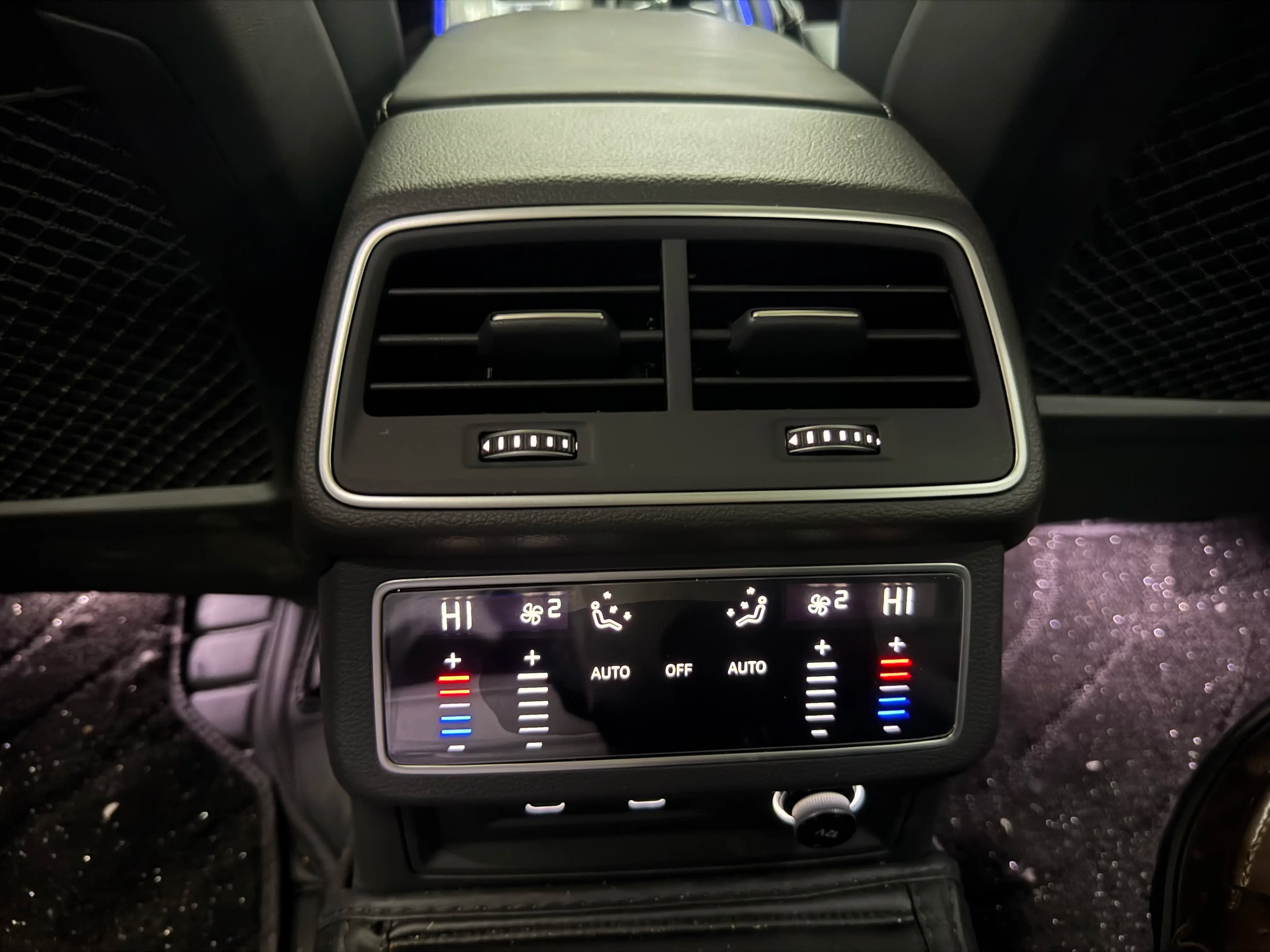 Audi A6L 2025 г. 8000 км. — фото 6