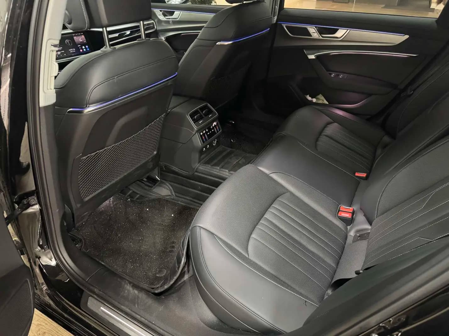 Audi A6L 2025 г. 8000 км. — фото 10