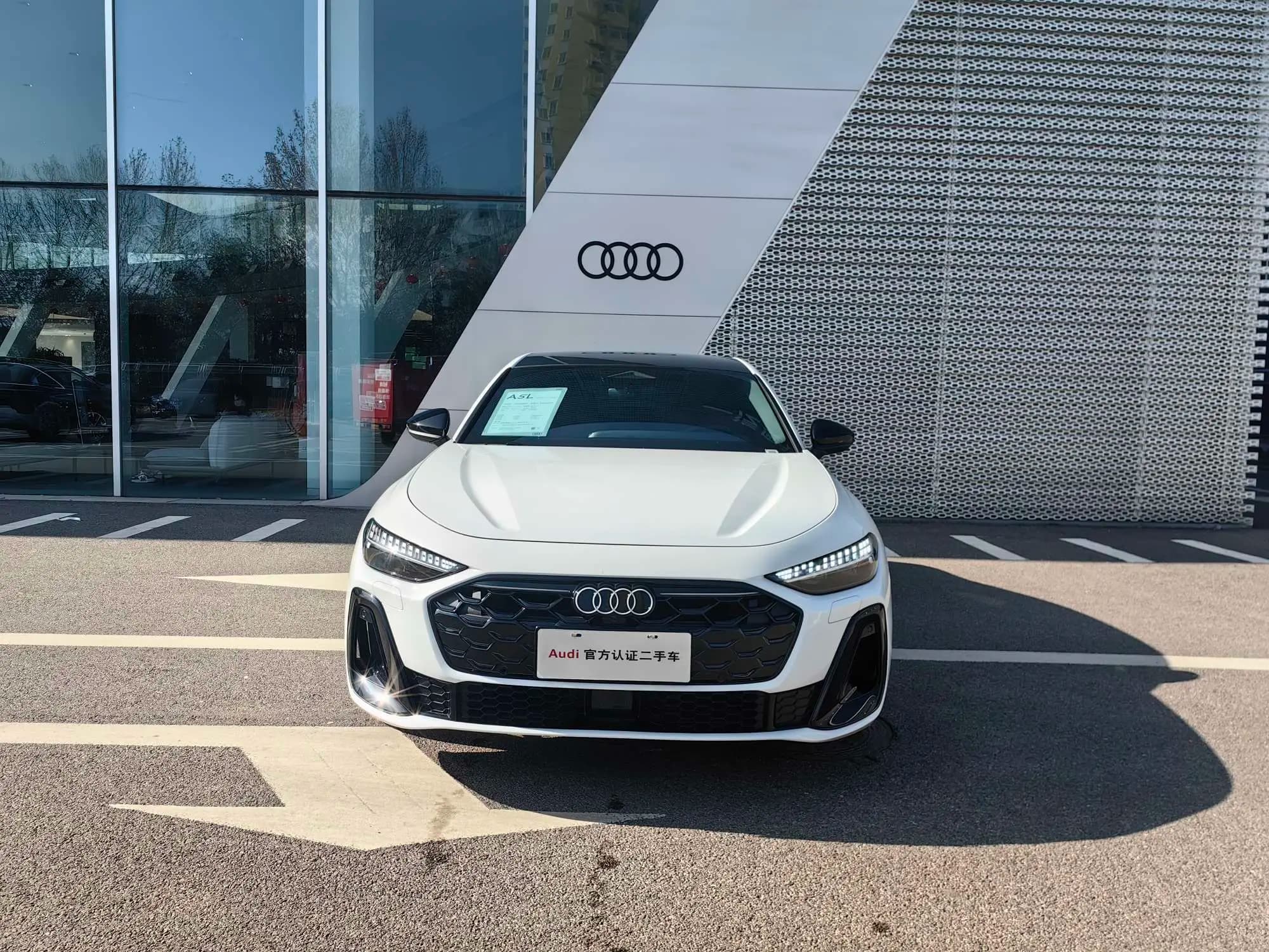Audi A5L 2025 г. 2440 км. — фото 2