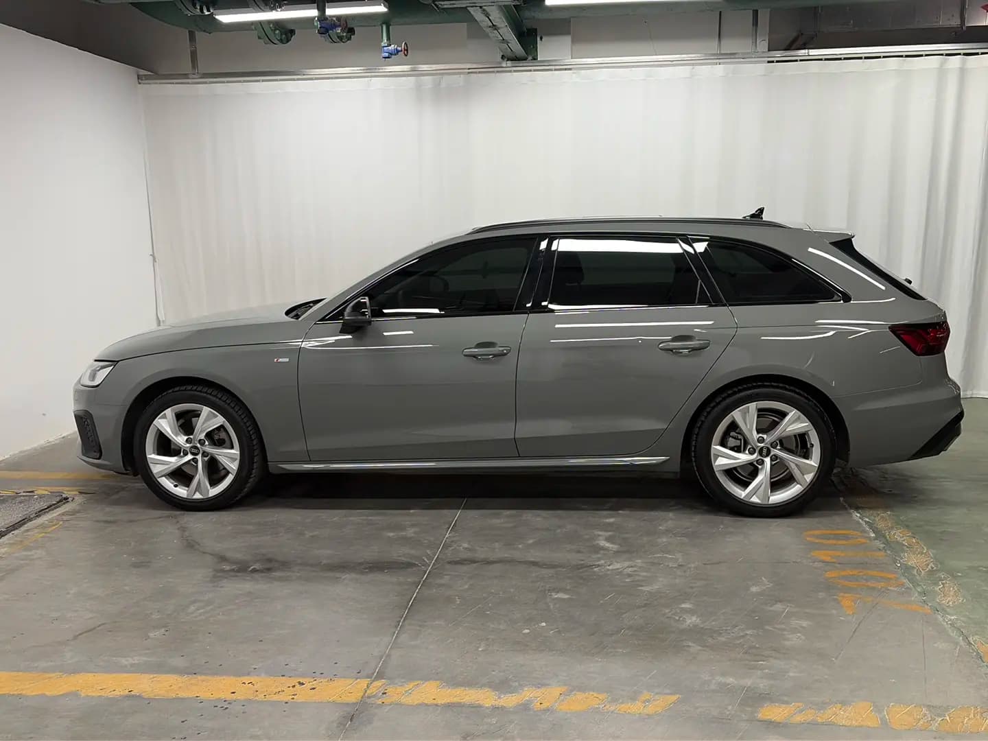 Audi A4 2022 г. 28621 км. — фото 4