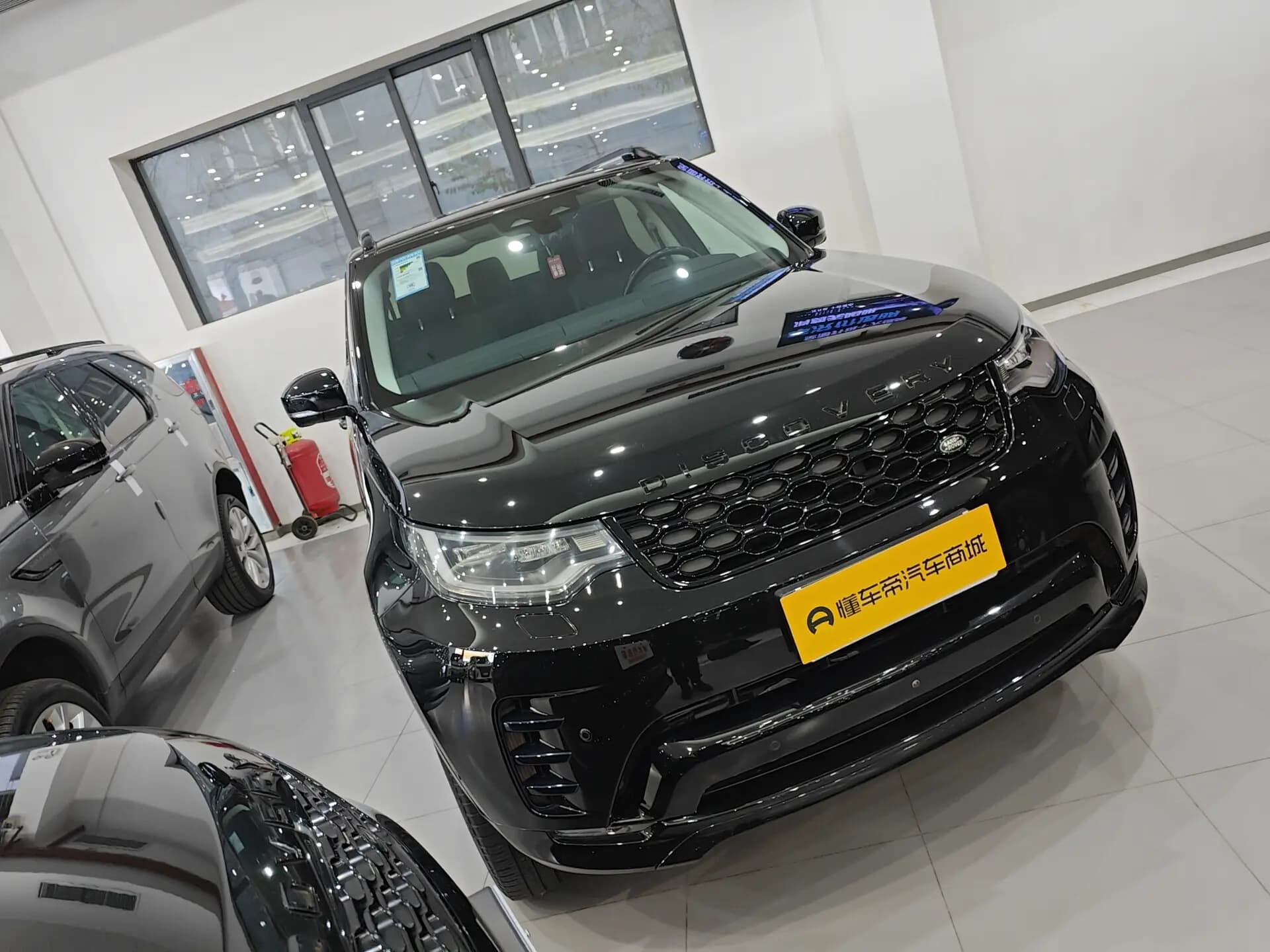 Land Rover Discovery 2022 г. 42027 км. — фото 3