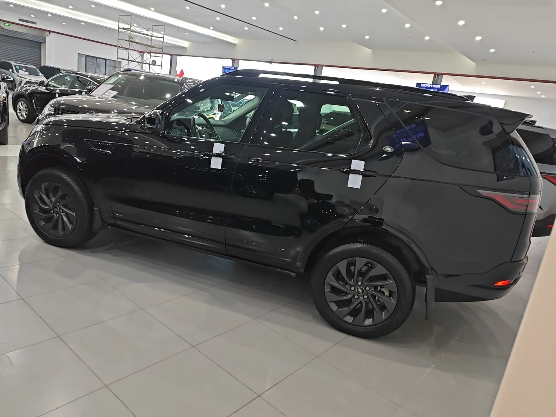 Land Rover Discovery 2022 г. 42027 км. — фото 6