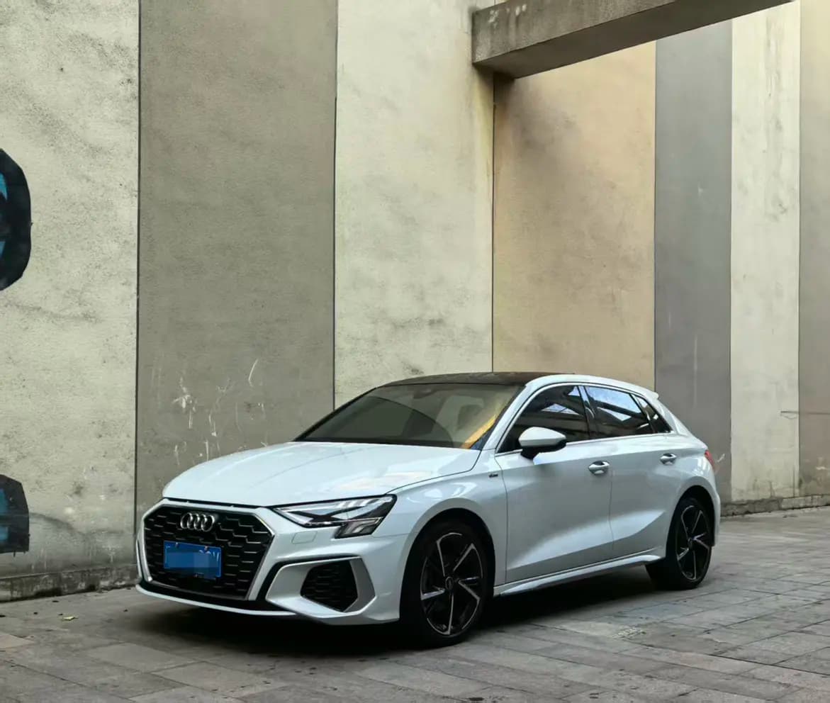 Audi A3 2023 г. 18107 км.