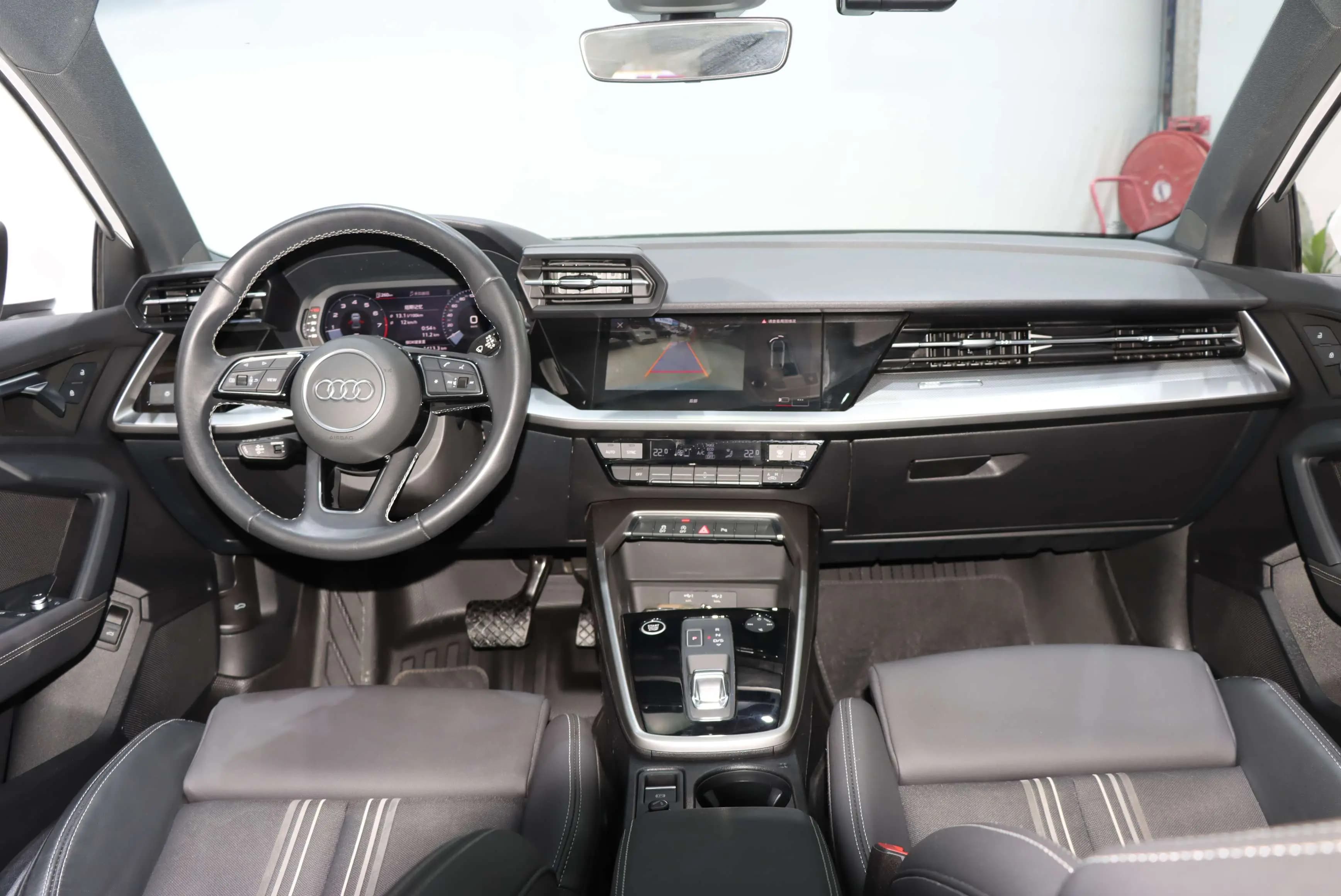 Audi A3 2023 г. 56135 км. — фото 12