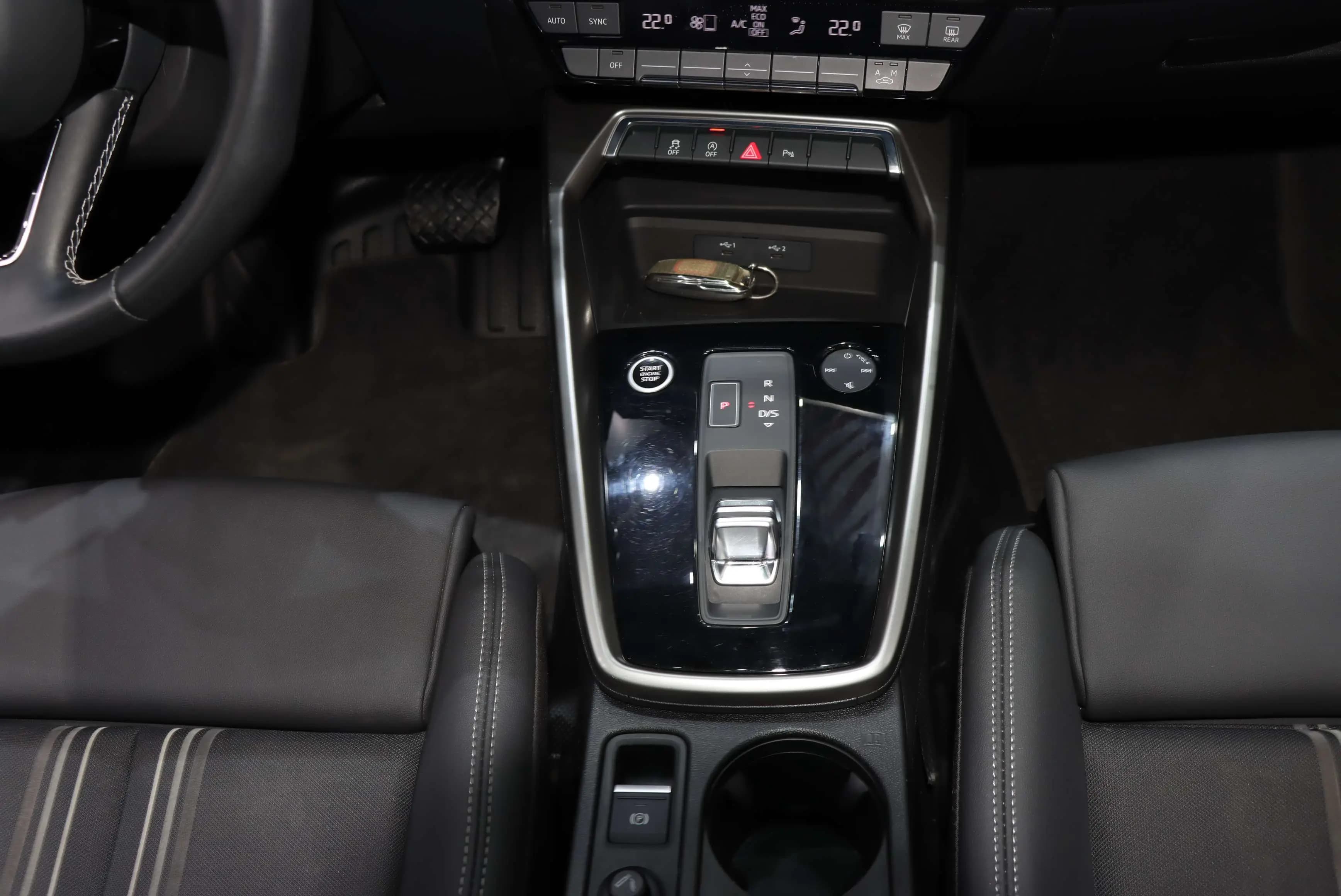 Audi A3 2023 г. 56135 км. — фото 14