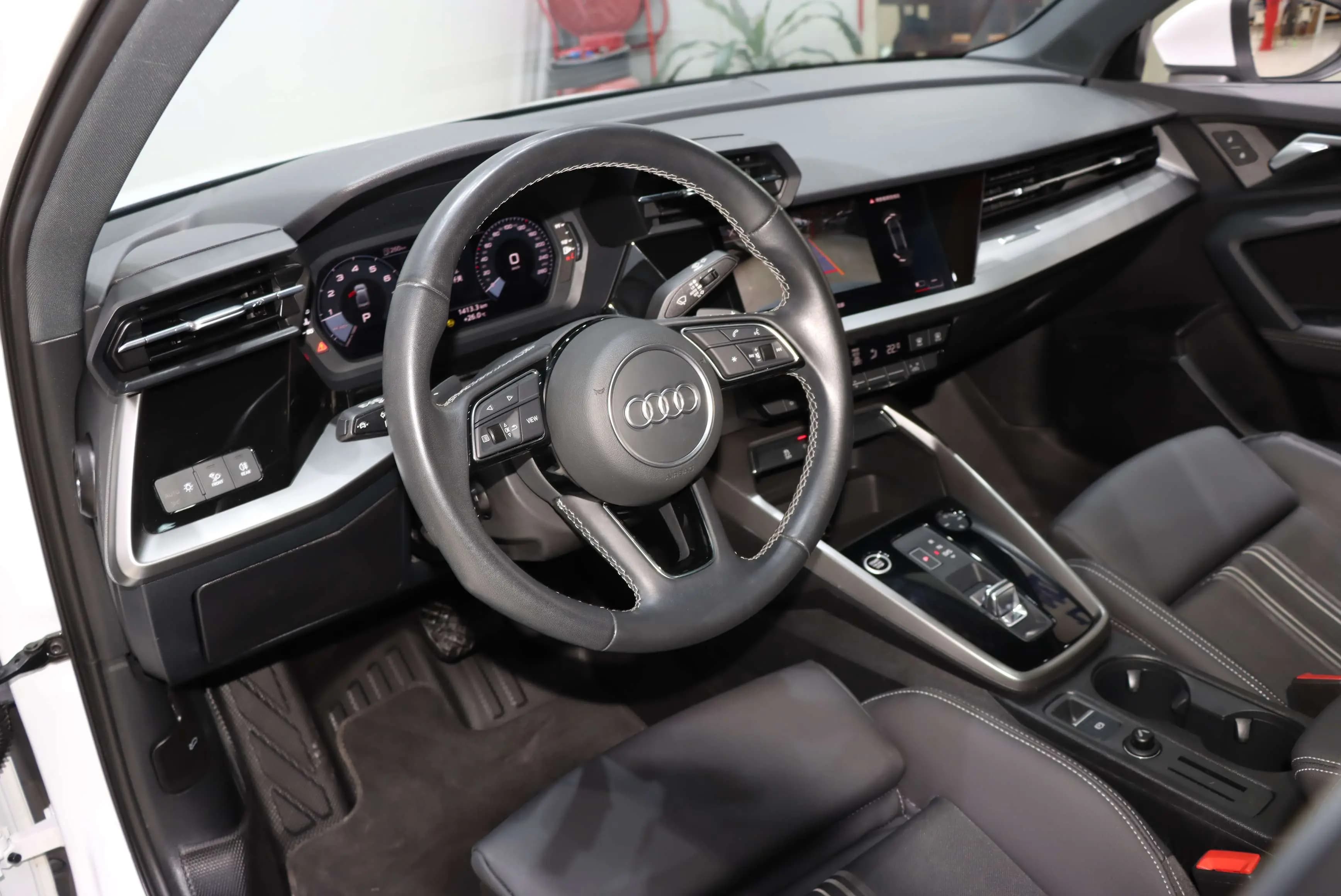 Audi A3 2023 г. 56135 км. — фото 15