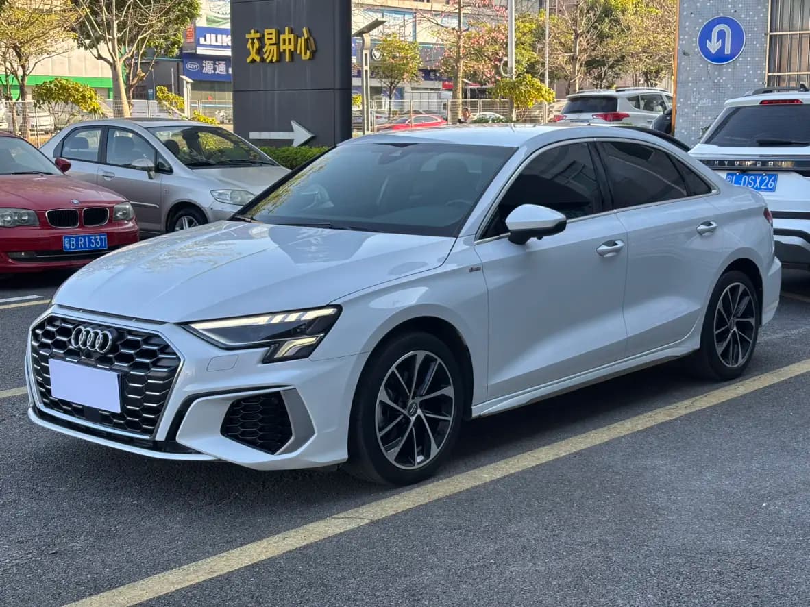 Audi A3 2022 г. 85026 км. — фото 1