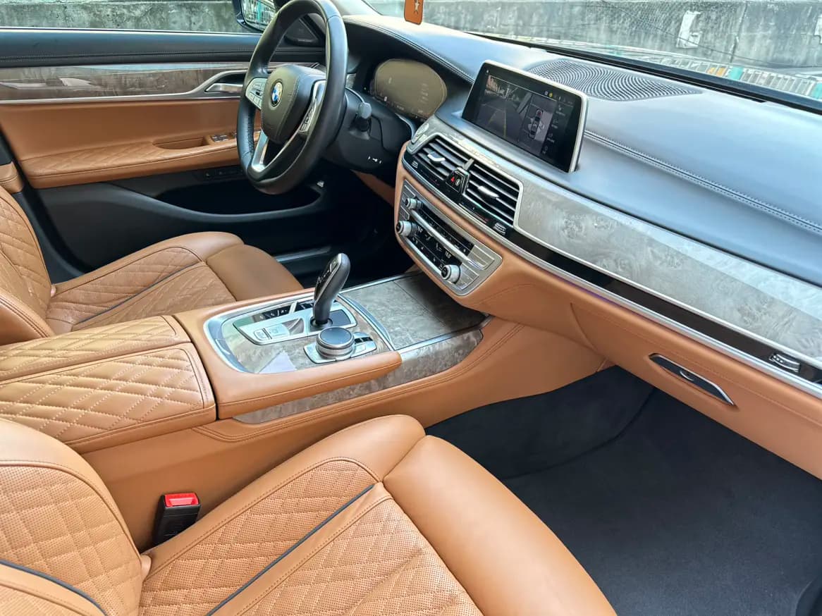 BMW 7 Series 2021 г. 65030 км. — фото 19