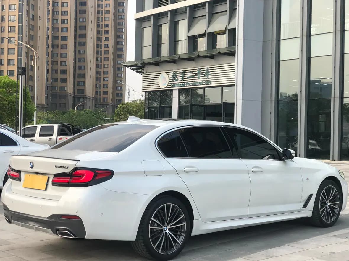 BMW 5 Series 2022 г. 86029 км. — фото 7