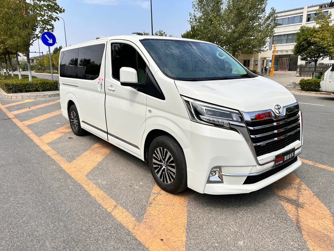 Toyota HiAce 2024 г. 10542 км. — фото 3