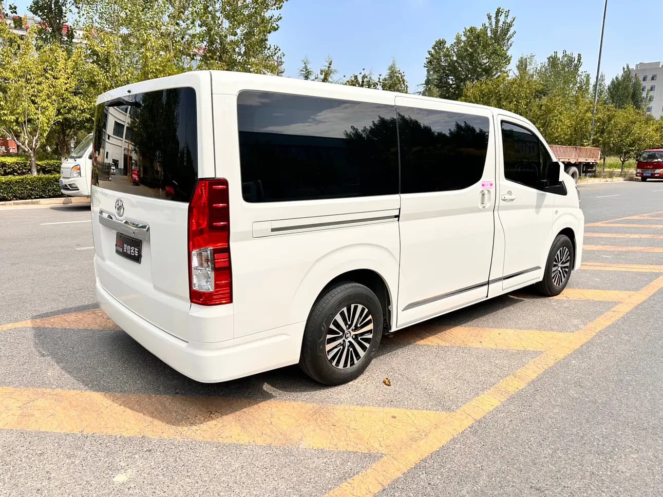 Toyota HiAce 2024 г. 10542 км. — фото 7