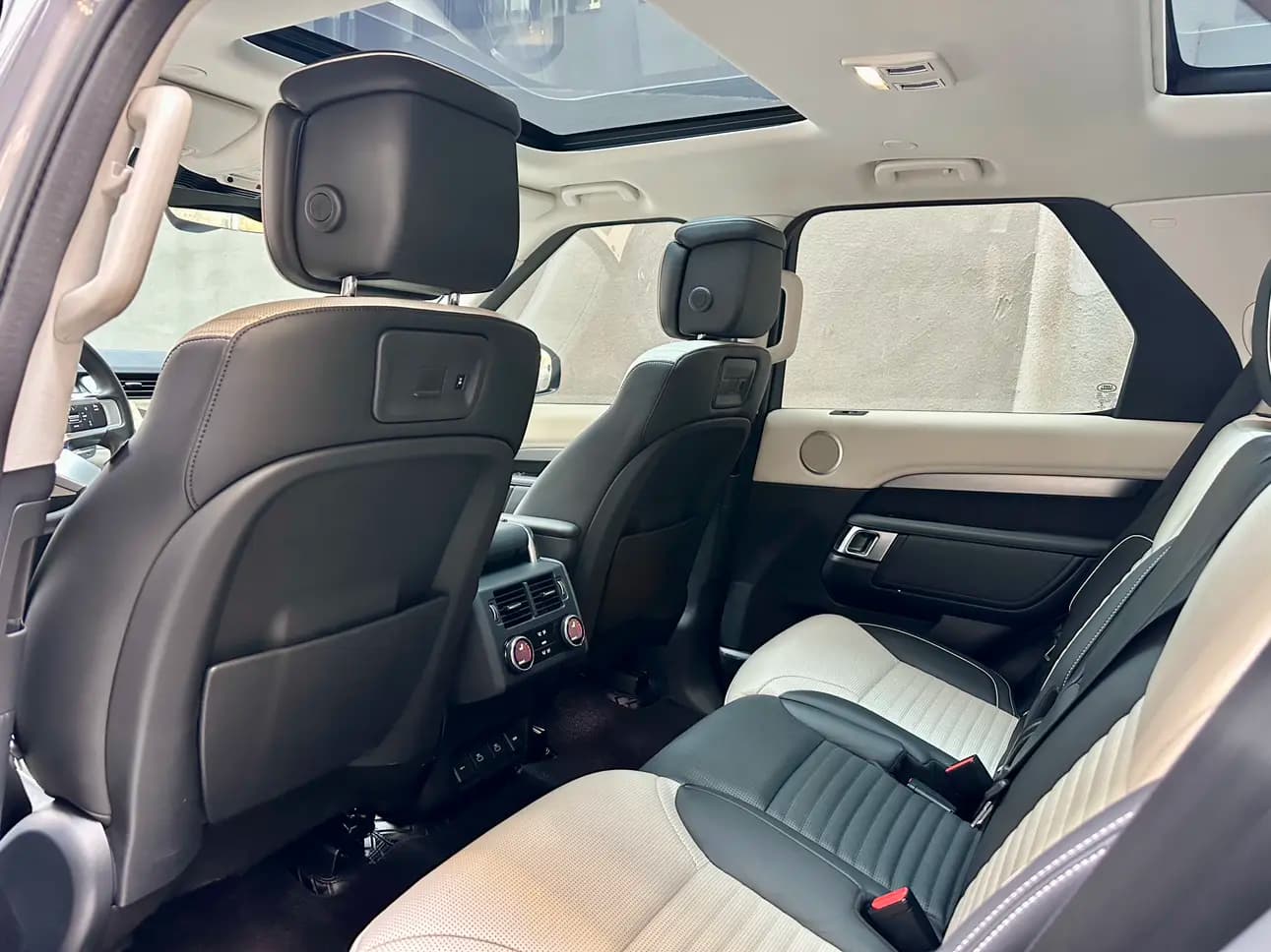 Land Rover Discovery 2021 г. 68091 км. — фото 29