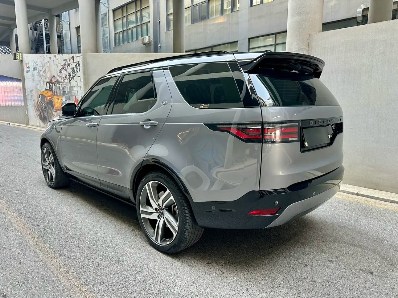 Land Rover Discovery 2021 г. 68091 км. — фото 5