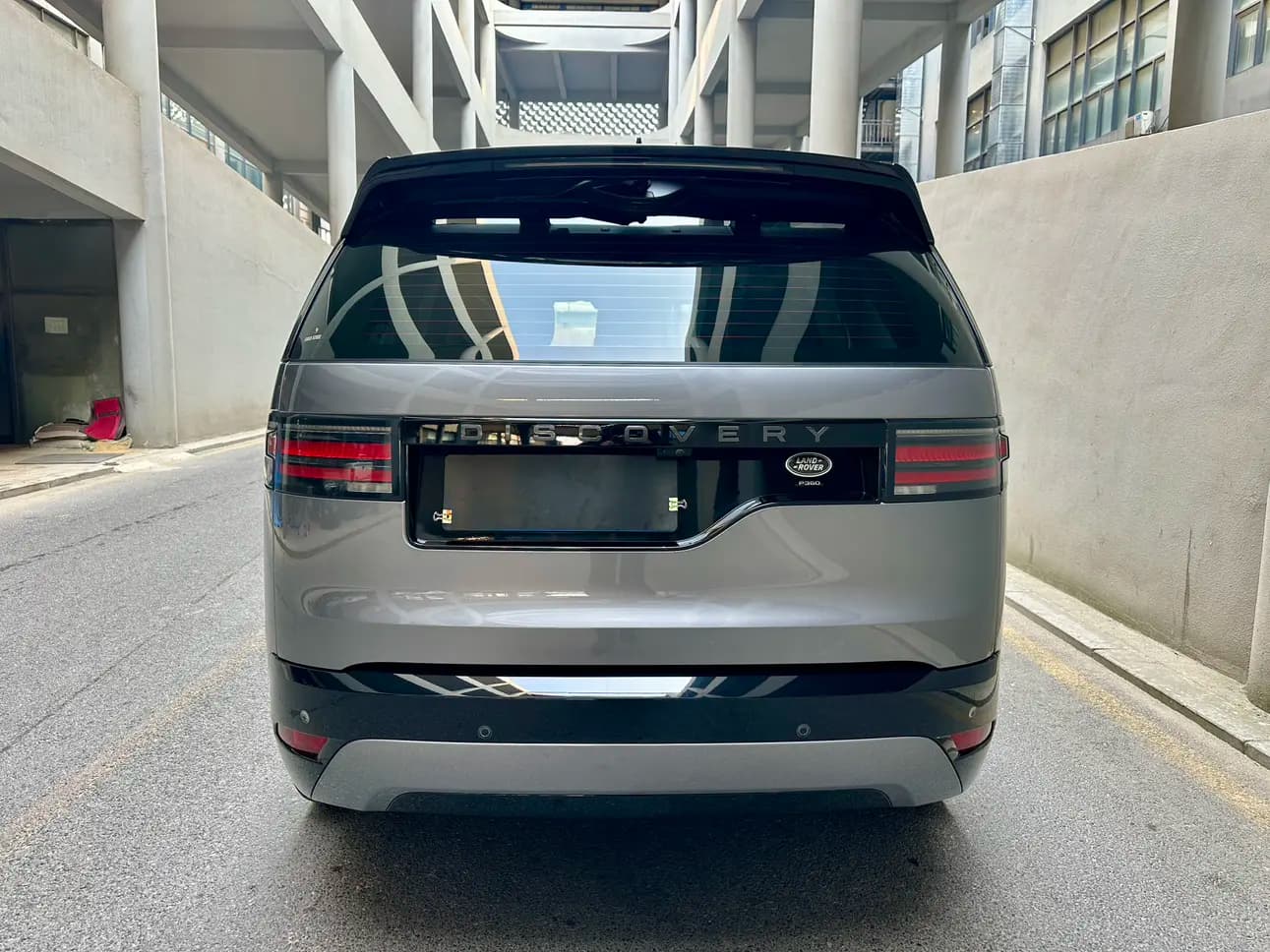 Land Rover Discovery 2021 г. 68091 км. — фото 6