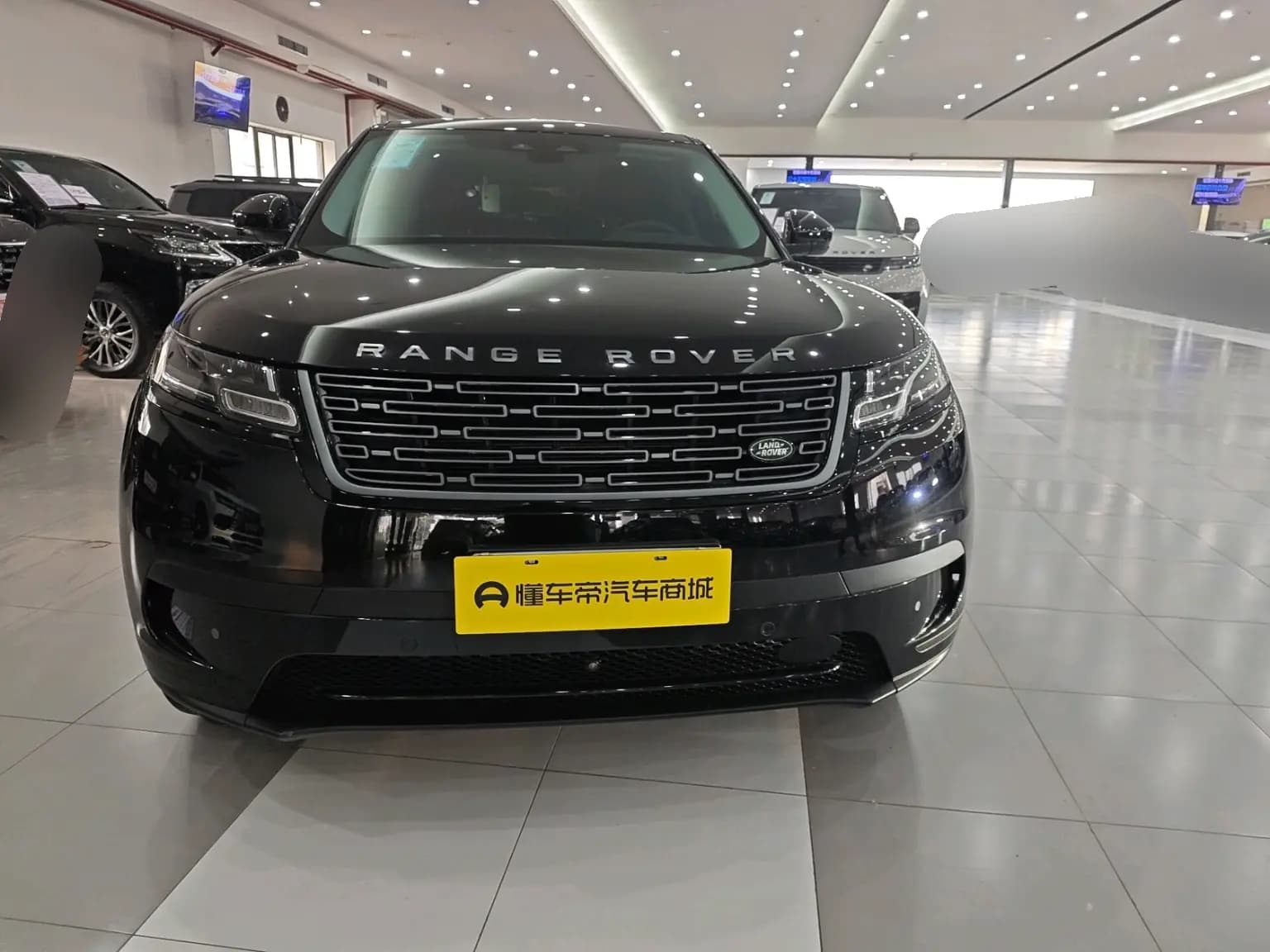 Land Rover Range Rover Velar 2024 г. 31209 км. — фото 2