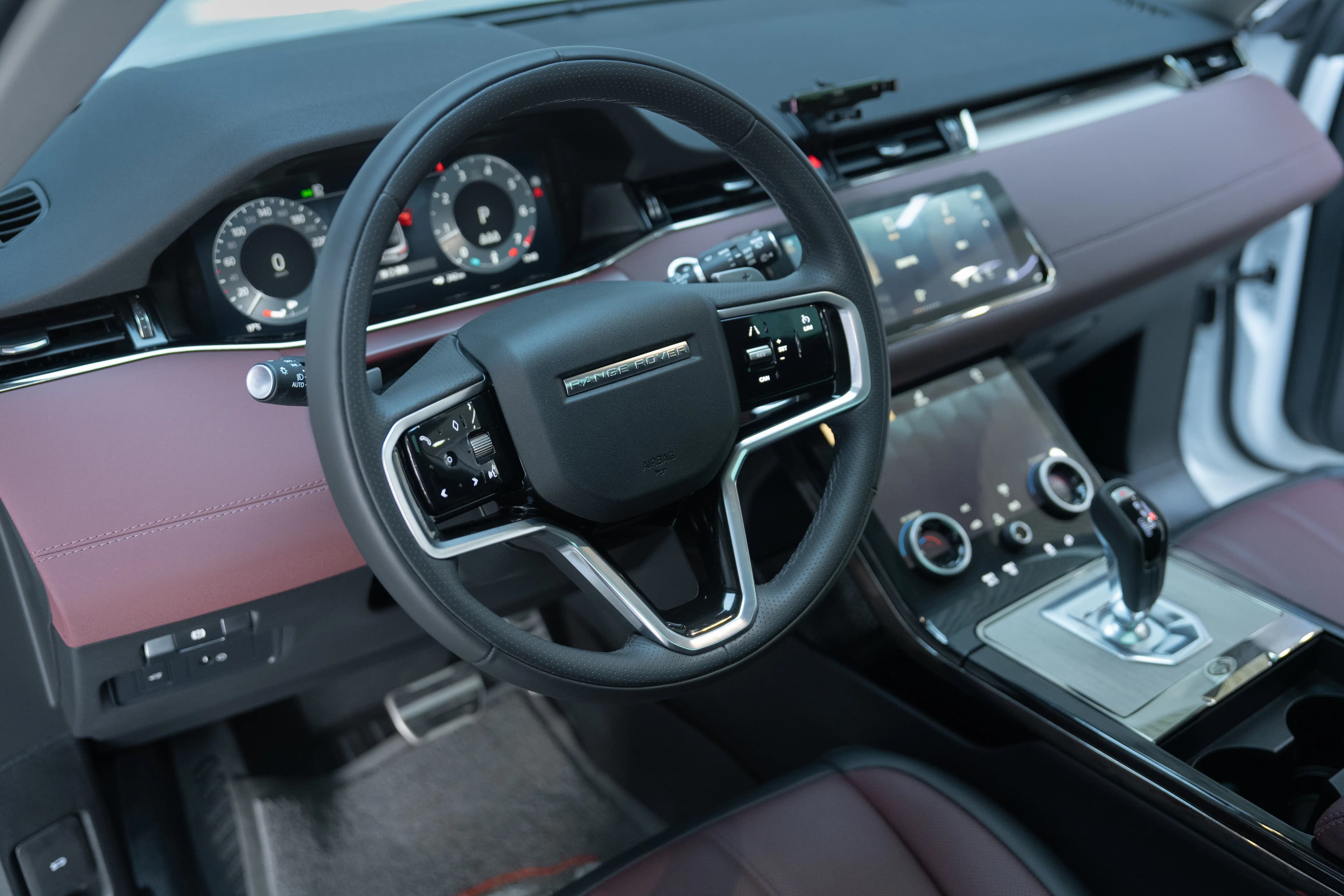 Land Rover Range Rover Evoque 2023 г. 41072 км. — фото 11