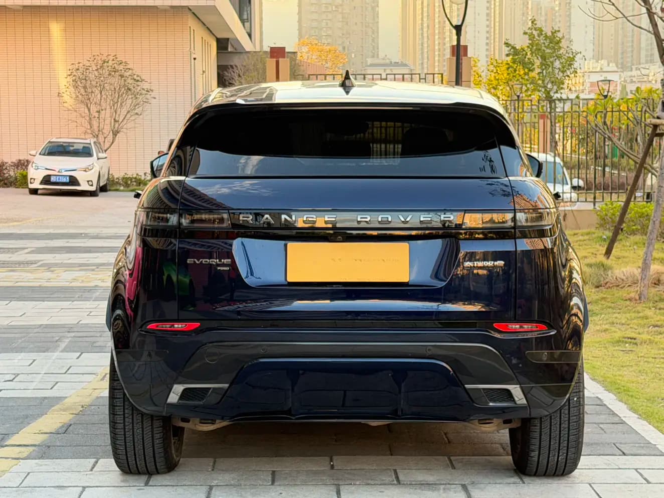 Land Rover Range Rover Evoque 2022 г. 60073 км. — фото 5