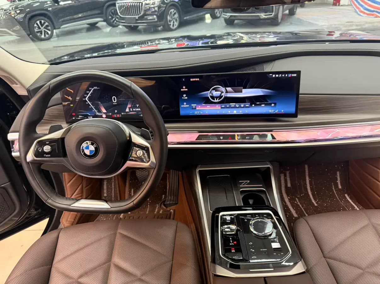 BMW 7 Series 2023 г. 38089 км. — фото 11
