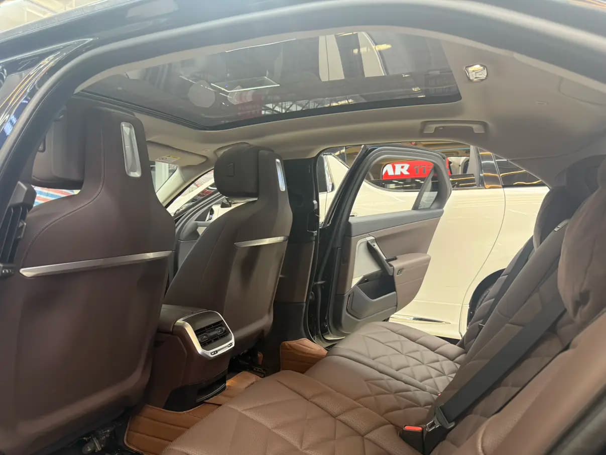 BMW 7 Series 2023 г. 38089 км. — фото 16