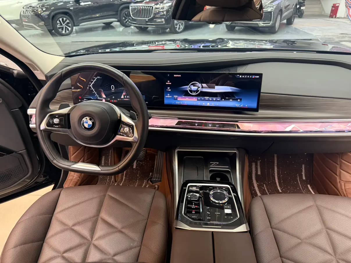 BMW 7 Series 2023 г. 38089 км. — фото 10