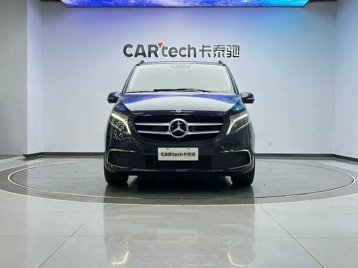 Mercedes-Benz Mercedes Benz V Class 2021 г. 50053 км. — фото 2