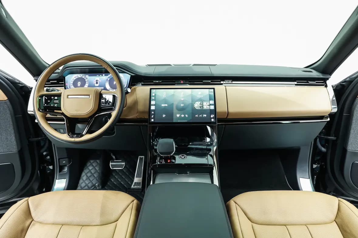 Land Rover Range Rover Sport 2024 г. 28569 км. — фото 14