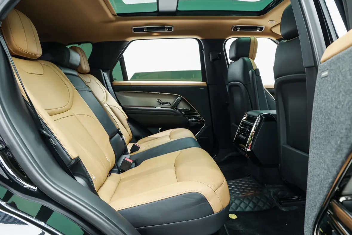 Land Rover Range Rover Sport 2024 г. 28569 км. — фото 24