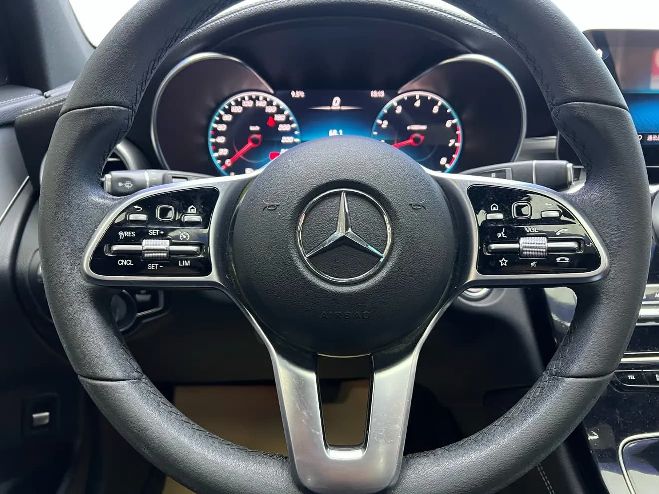 Mercedes-Benz GLC 2021 г. 53077 км. — фото 15