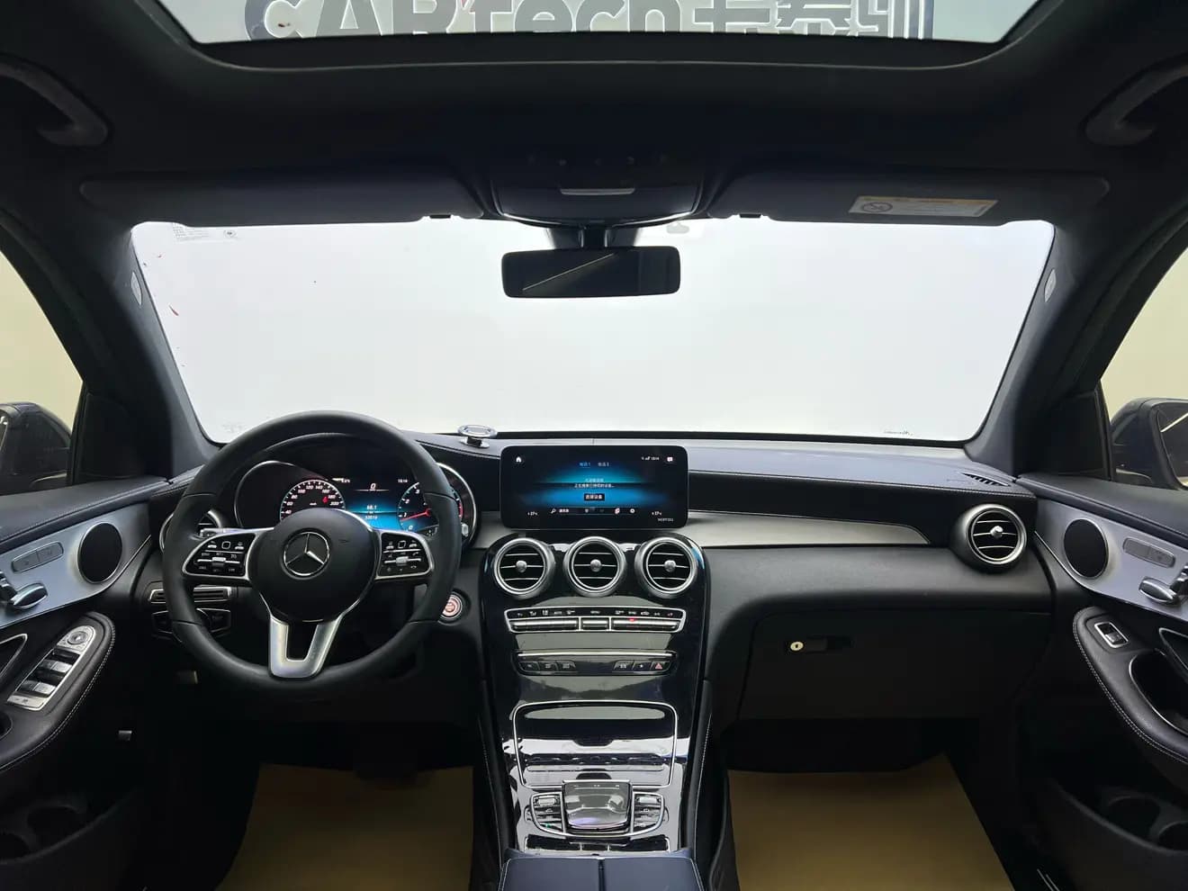 Mercedes-Benz GLC 2021 г. 53077 км. — фото 21