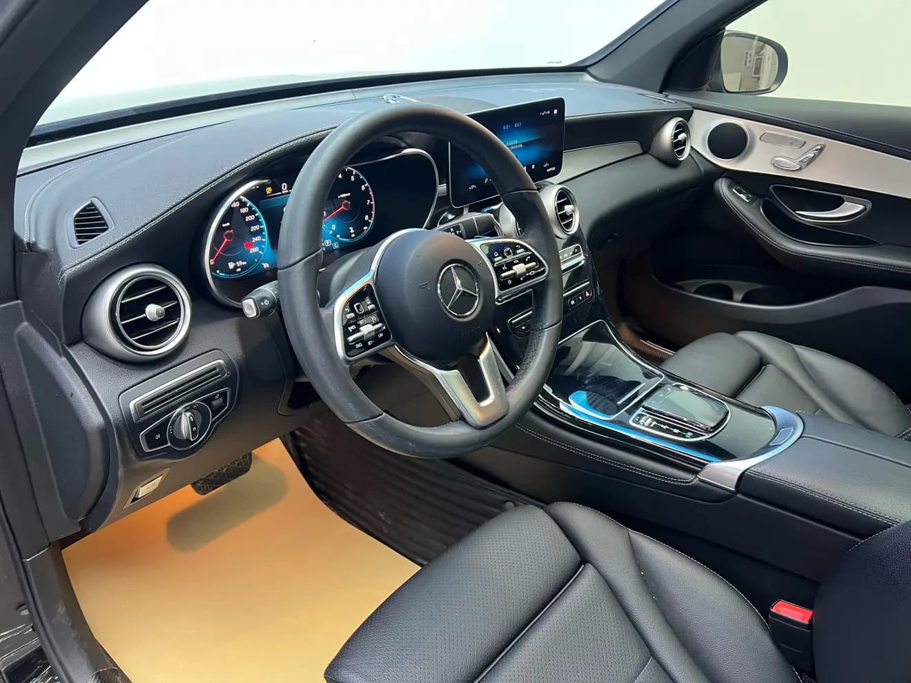 Mercedes-Benz GLC 2021 г. 53077 км. — фото 26