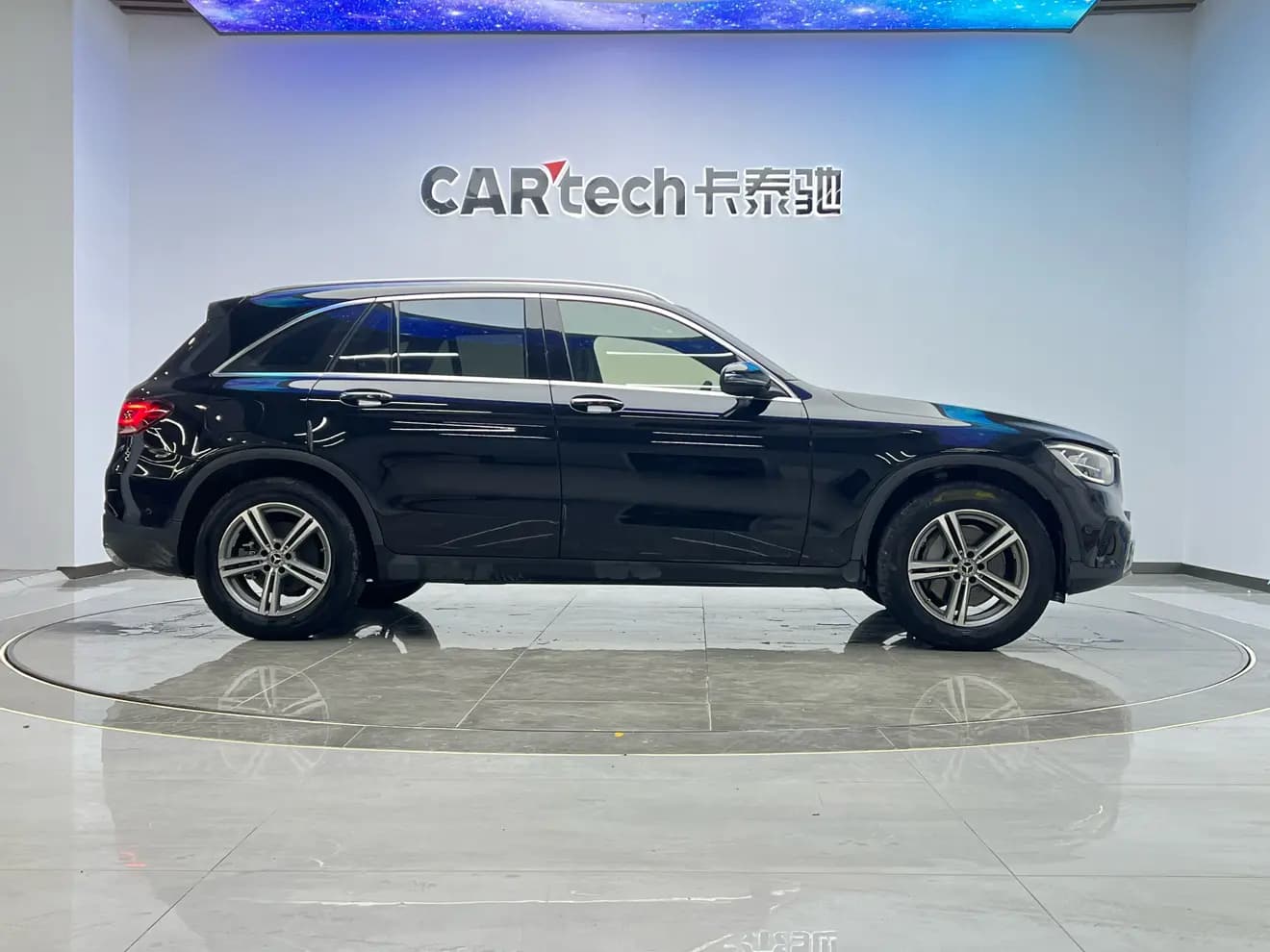Mercedes-Benz GLC 2021 г. 53077 км. — фото 6