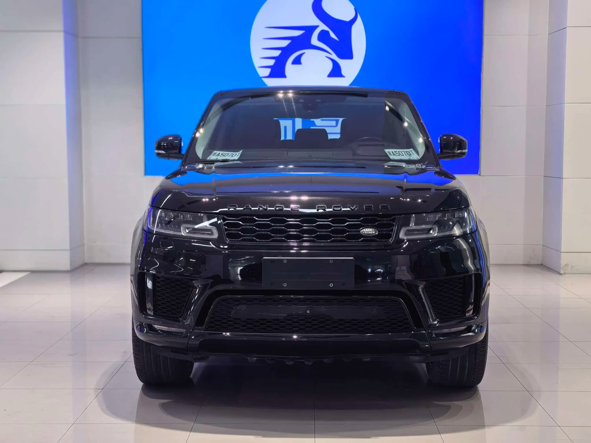 Land Rover Range Rover Sport 2021 г. 90070 км. — фото 2