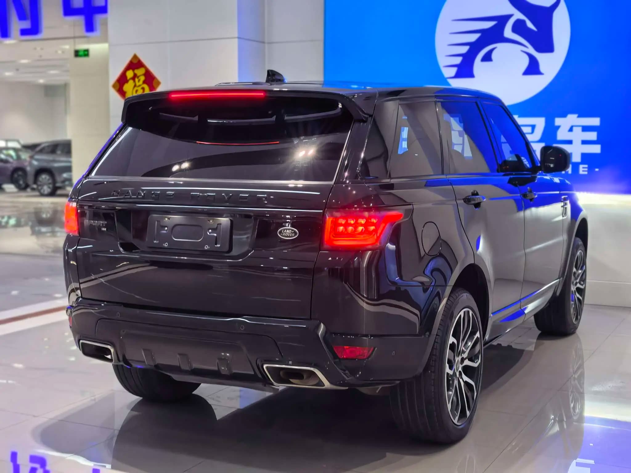 Land Rover Range Rover Sport 2021 г. 90070 км. — фото 4