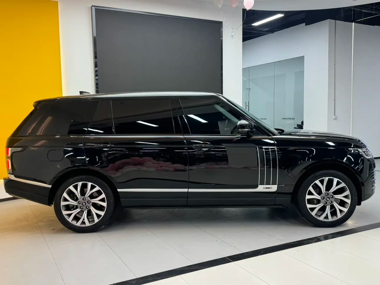 Land Rover Range rover 2021 г. 89092 км. — фото 7