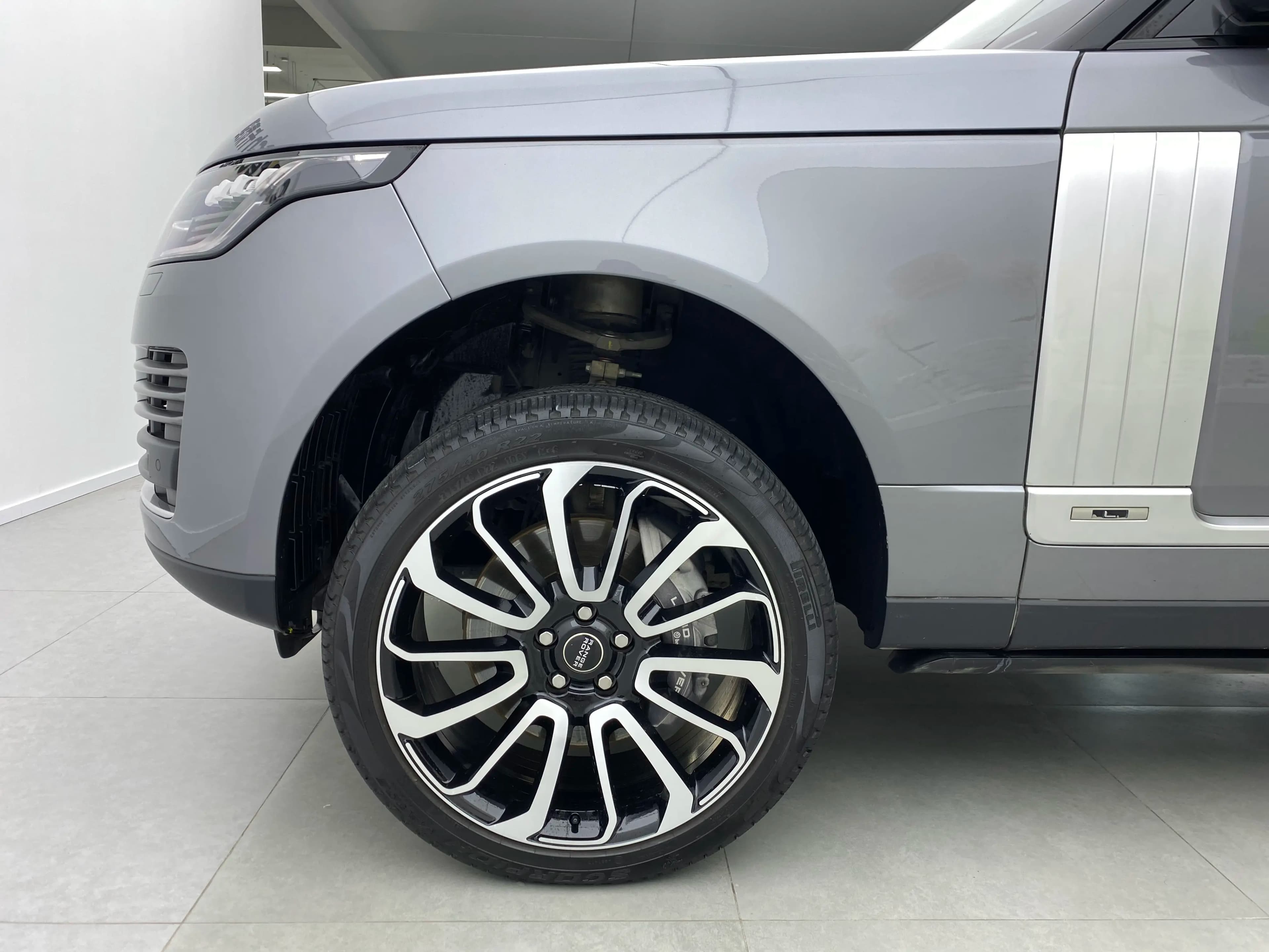 Land Rover Range rover 2022 г. 75093 км. — фото 21