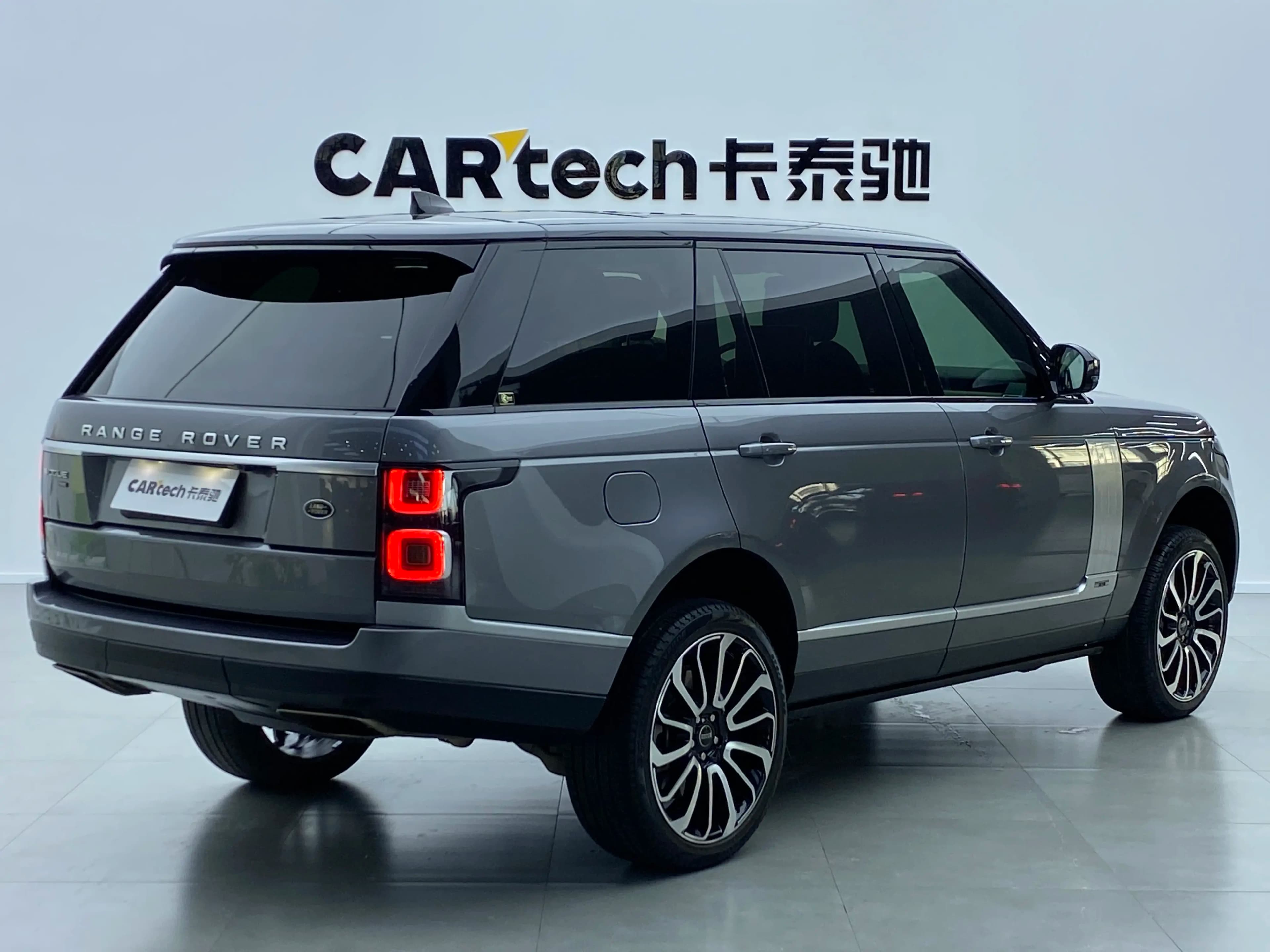 Land Rover Range rover 2022 г. 75093 км. — фото 4
