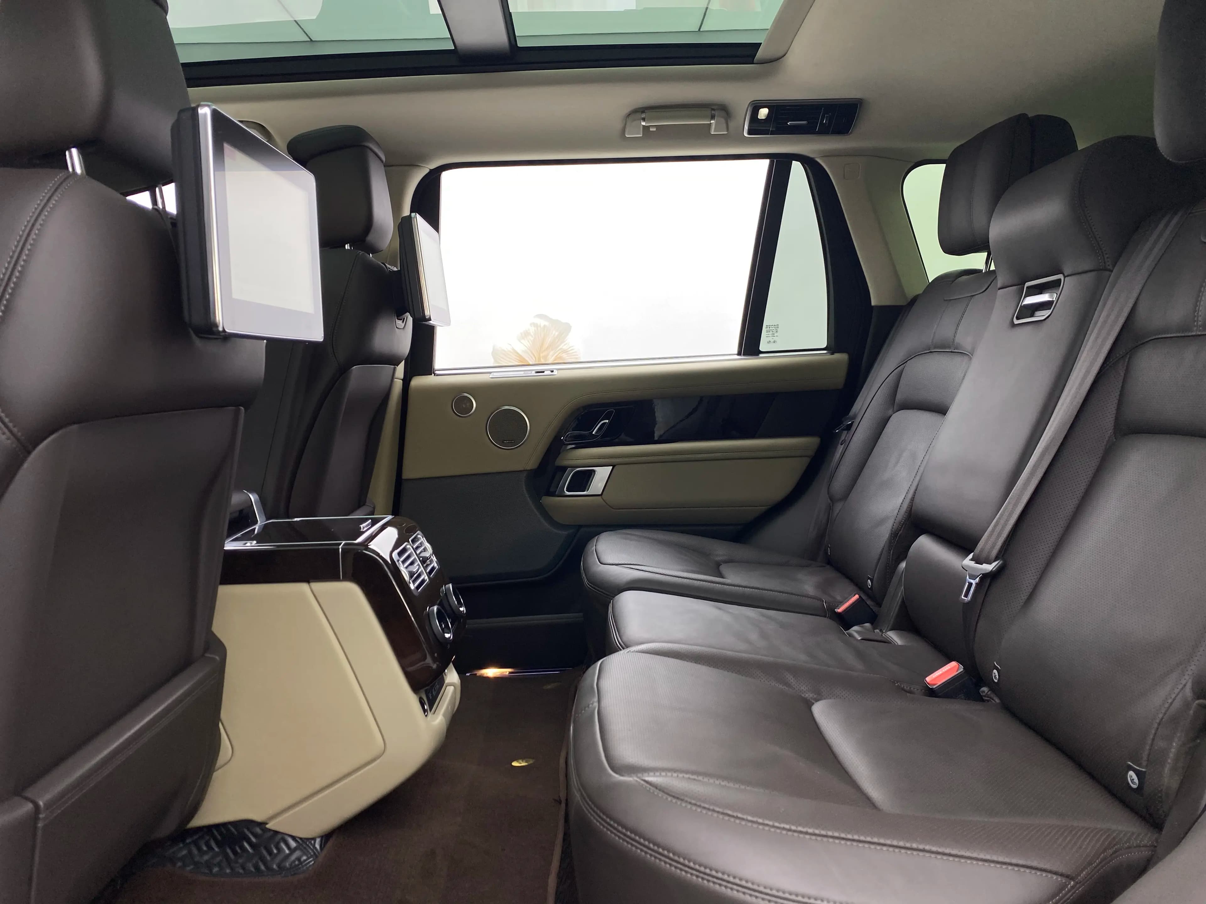 Land Rover Range rover 2022 г. 75093 км. — фото 34