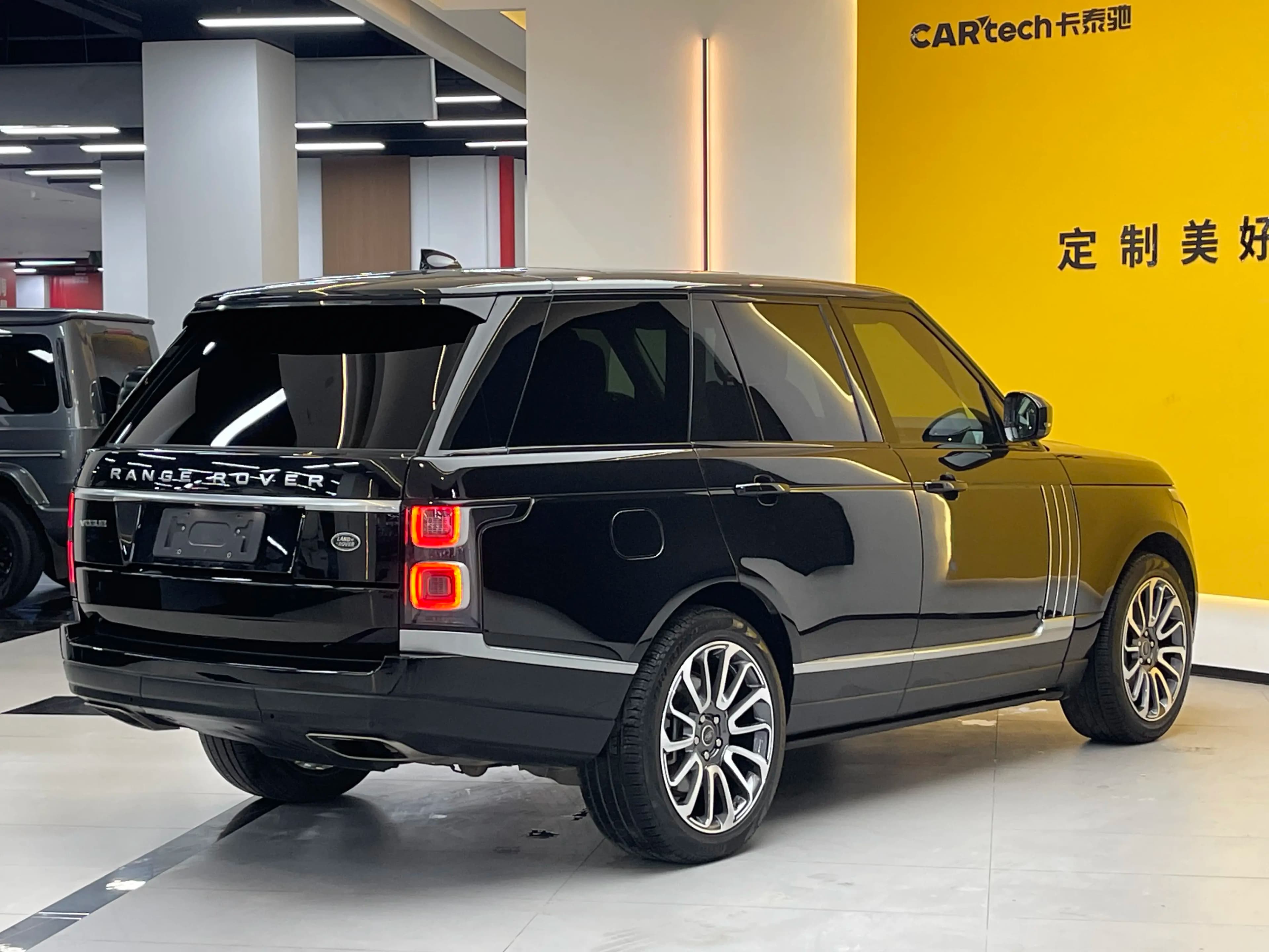 Land Rover Range rover 2022 г. 70094 км. — фото 7