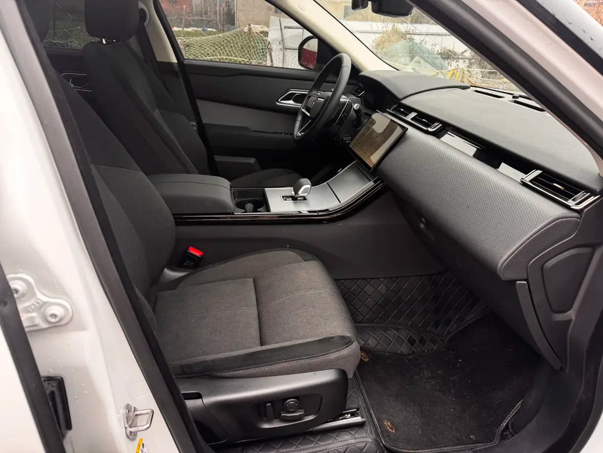 Land Rover Range Rover Velar 2024 г. 30119 км. — фото 16