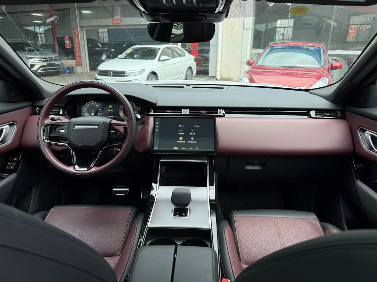 Land Rover Range Rover Velar 2025 г. 2620 км. — фото 11