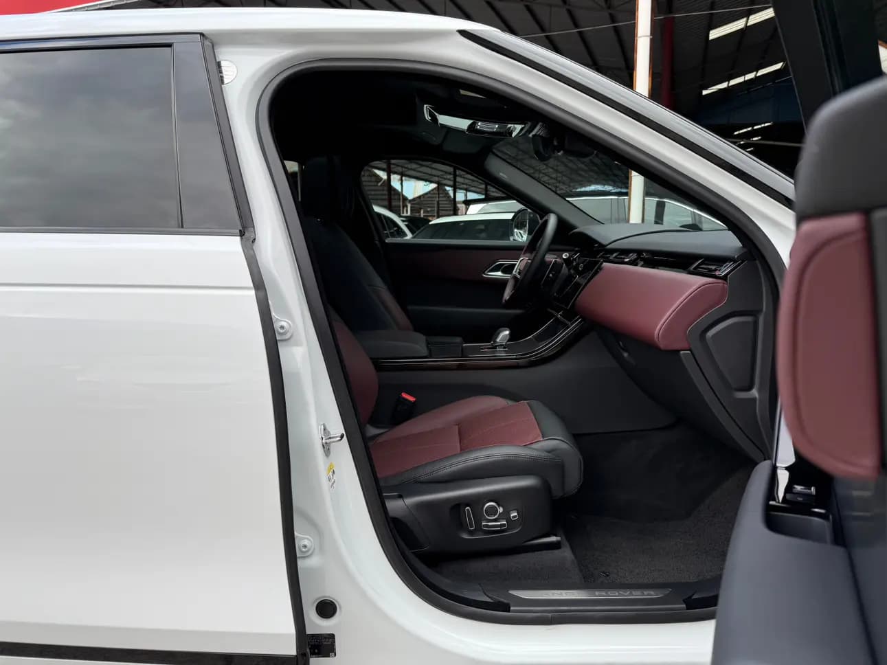Land Rover Range Rover Velar 2025 г. 2620 км. — фото 15